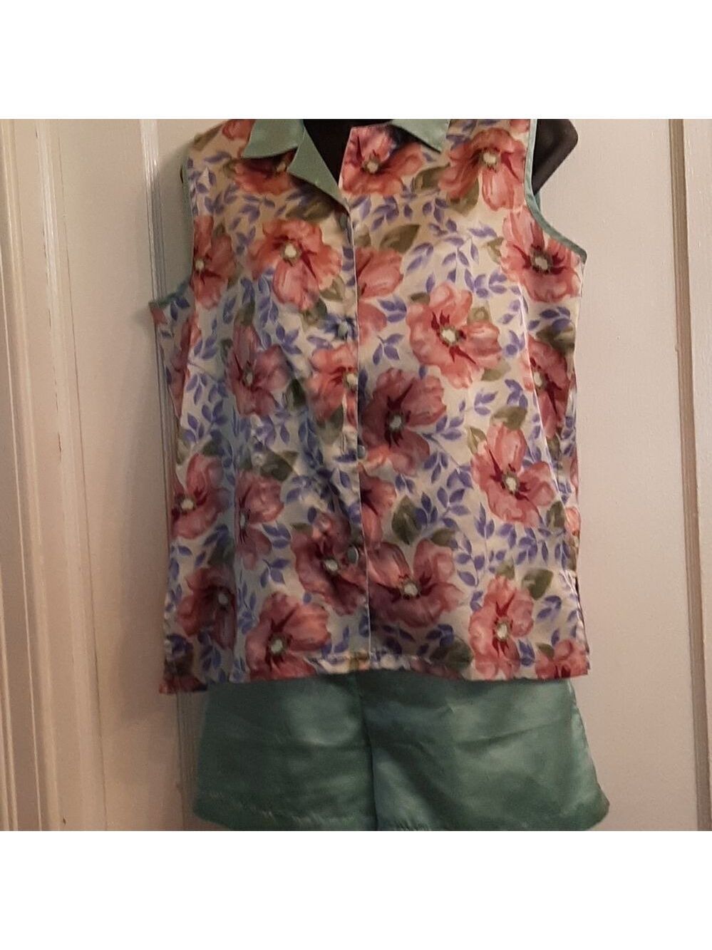 Winlar sleeveless and shorts PJ